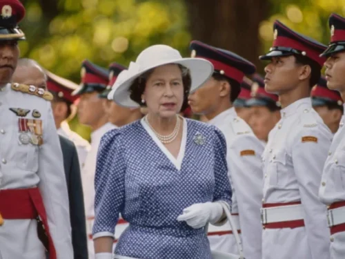 Elizabeth II in Asia: impact and controversies